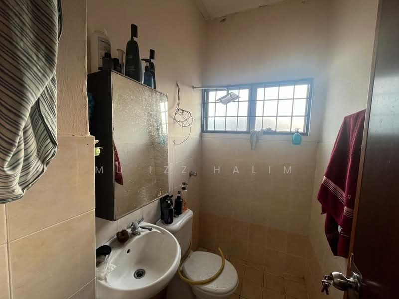 2-storey Terraced House for Sale in Saujana Utama 2 (Ijok) - Mu'izz Halim - Bathroom - PropertyGuru.com.my