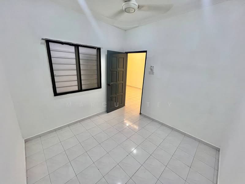 1-storey Terraced House for Sale in Taman Meranti (Kulai) - Marcus Tey - Interior - PropertyGuru.com.my