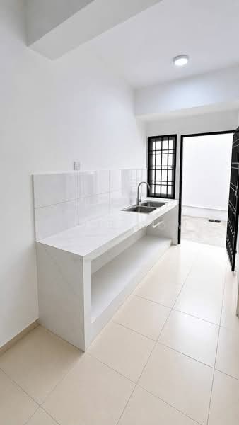 2-storey Terraced House for Sale in Skudai (Johor) - Annie Low - Kitchen - PropertyGuru.com.my