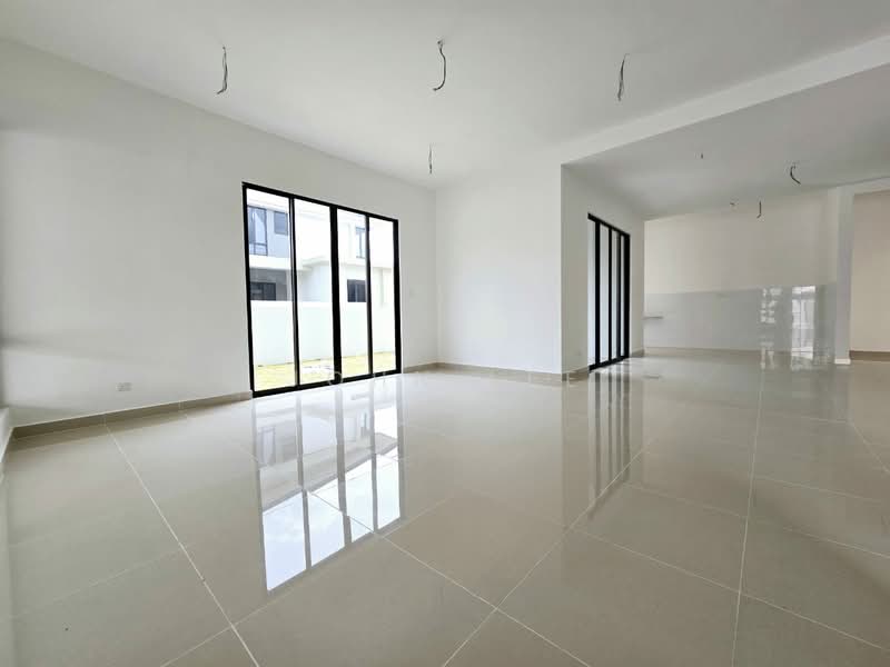 Semi-Detached House for Sale in Bandar Kinrara Seksyen 8 (Bandar Kinrara) - John Lee - Living Room - PropertyGuru.com.my