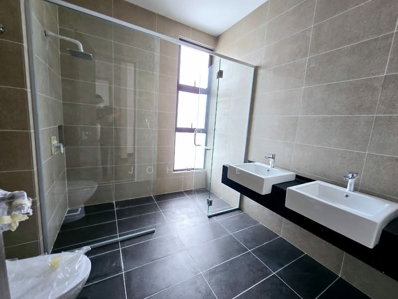 Semi-Detached House for Sale in Bandar Kinrara Seksyen 8 (Bandar Kinrara) - John Lee - Bathroom - PropertyGuru.com.my