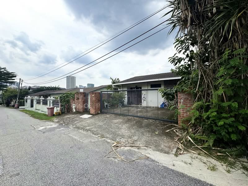 Bungalow for Sale in Seksyen 17 (Petaling Jaya) - Cooper Chow - Exterior - PropertyGuru.com.my