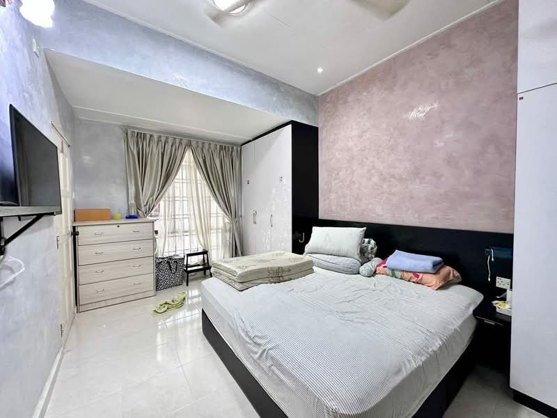 Rumah Teres 2 Tingkat untuk Dijual di Taman Bersatu (Kulai) - Kino Jaw - Bedroom - PropertyGuru.com.my