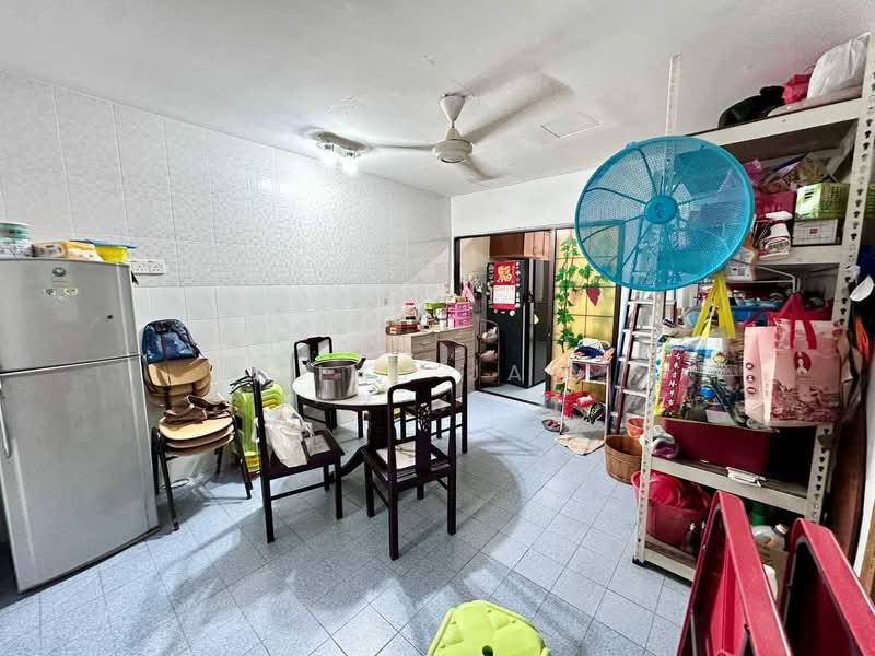 Rumah Teres 2 Tingkat untuk Dijual di Taman Bersatu (Kulai) - Kino Jaw - Kitchen - PropertyGuru.com.my