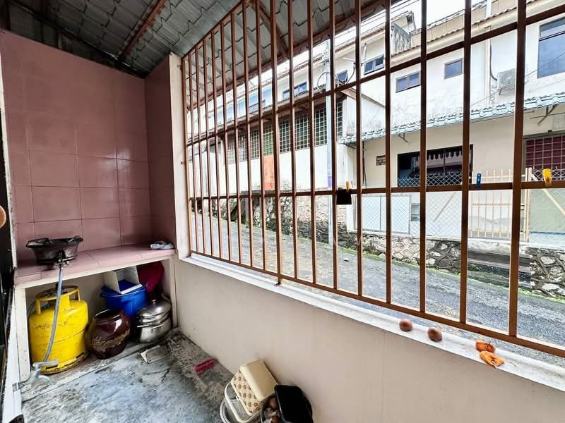 Rumah Teres 2 Tingkat untuk Dijual di Taman Bersatu (Kulai) - Kino Jaw - Exterior - PropertyGuru.com.my