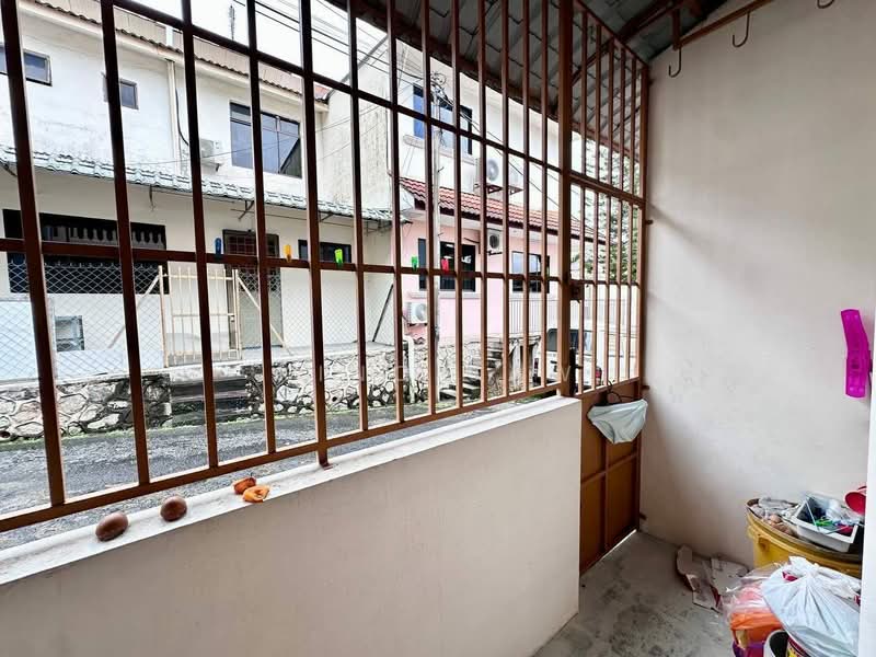 Rumah Teres 2 Tingkat untuk Dijual di Taman Bersatu (Kulai) - Kino Jaw - Exterior - PropertyGuru.com.my
