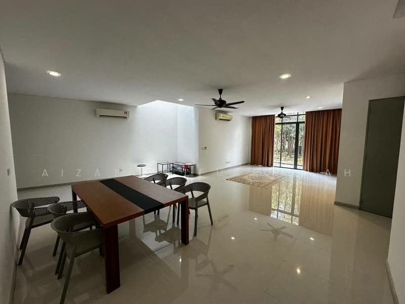 Rumah Banglo untuk Dijual di Cyberjaya (Selangor) - Aizat Saifulrullah - Living Room - PropertyGuru.com.my