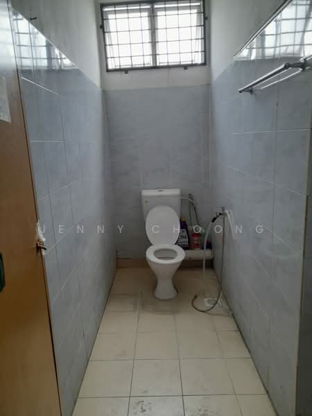 Kedai / Pejabat untuk Disewa di Ampang Mewah (Ampang) - Jenny Choong - Bathroom - PropertyGuru.com.my