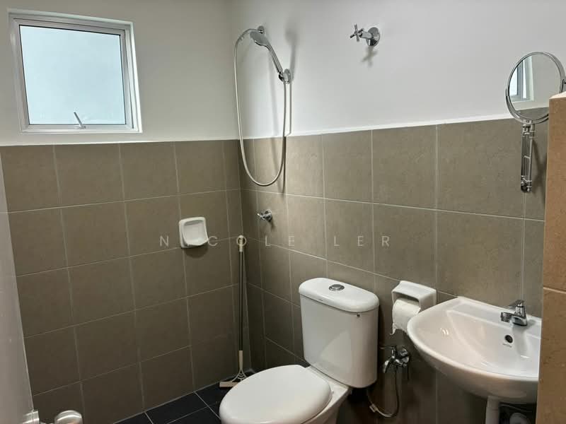 Condominium for Rent at Sri Angsana Hilir - Nicole Ler - Common Bathroom - PropertyGuru.com.my
