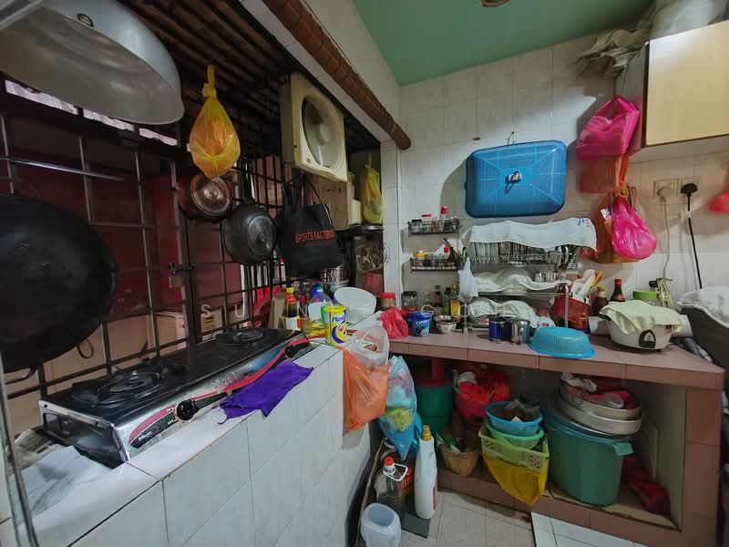 Flat for Rent at Lestari Apartment - Su Nee Goh - Kitchen - PropertyGuru.com.my