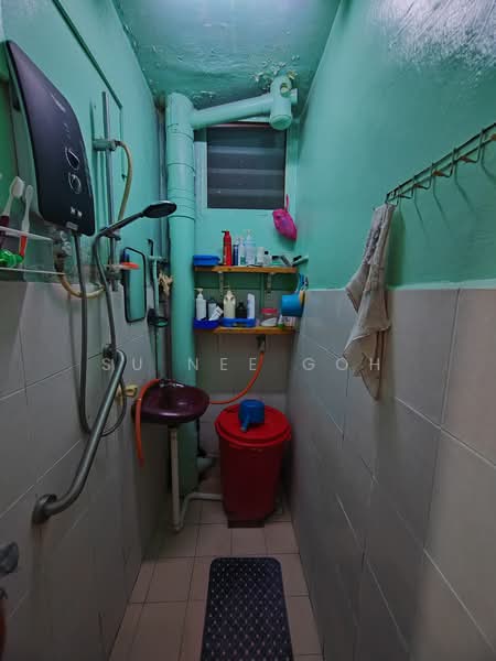 Flat for Rent at Lestari Apartment - Su Nee Goh - Bathroom - PropertyGuru.com.my