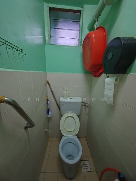 Flat for Rent at Lestari Apartment - Su Nee Goh - Bathroom - PropertyGuru.com.my