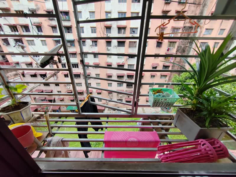 Flat for Rent at Lestari Apartment - Su Nee Goh - living room - PropertyGuru.com.my