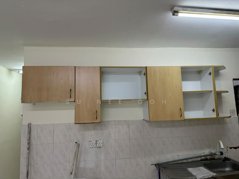 Flat for Rent at Lestari Apartment - Su Nee Goh - Kitchen - PropertyGuru.com.my