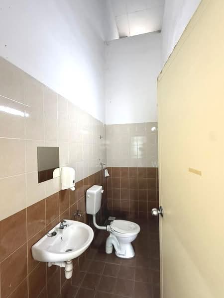 Rumah Teres 2 Tingkat untuk Dijual di Taman JP Perdana (Johor Bahru) - Kino Jaw - Bathroom - PropertyGuru.com.my