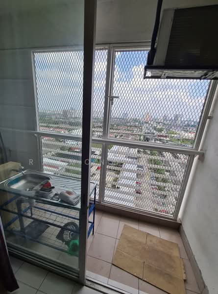 Pangsapuri untuk Dijual di Menara Rajawali - Raymond Siew - Balcony - PropertyGuru.com.my
