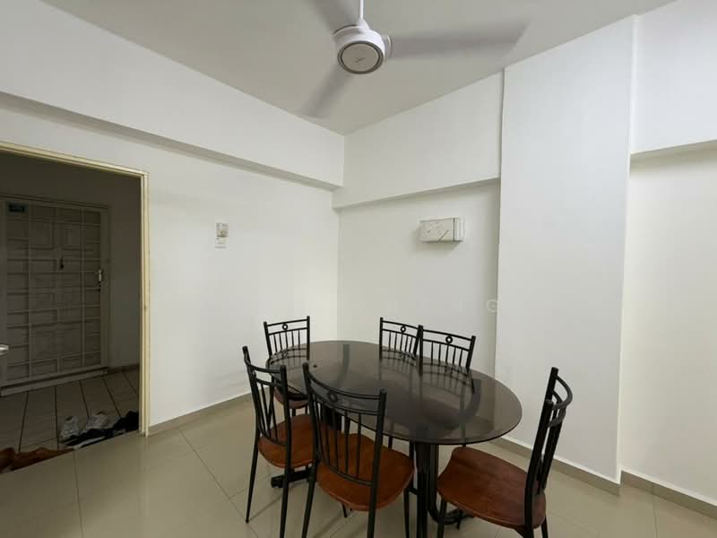 Pangsapuri untuk Disewa di Pangsapuri Laksamana - Vinc Pheng - Dining Room - PropertyGuru.com.my