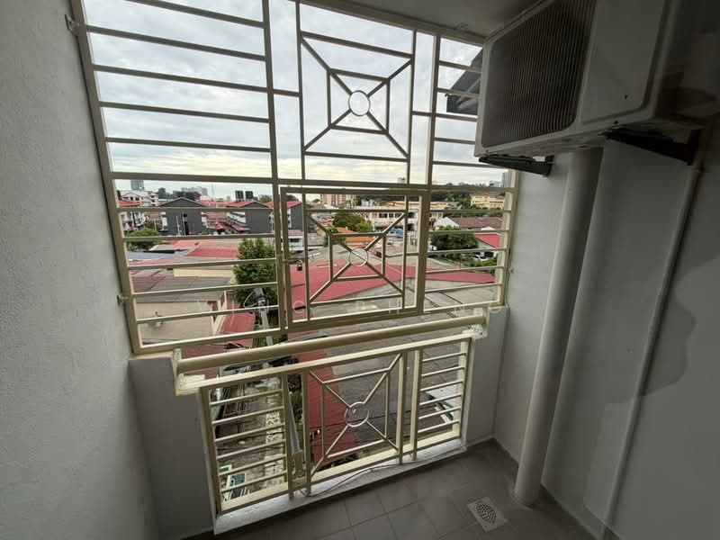 Pangsapuri untuk Disewa di Pangsapuri Laksamana - Vinc Pheng - Balcony - PropertyGuru.com.my