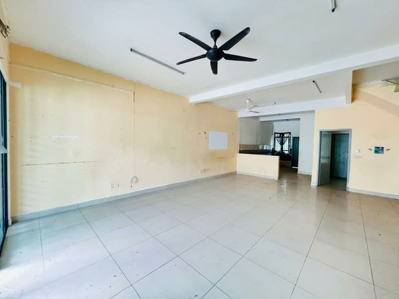 Rumah Teres 2 Tingkat untuk Dijual di Saujana Rawang (Rawang) - Alice Low - Living Room - PropertyGuru.com.my