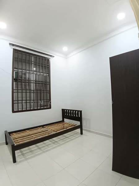 Rumah Teres 1 Tingkat untuk Disewa di Taman Setia Indah (Tebrau) - Edmond Tang - Bedroom - PropertyGuru.com.my