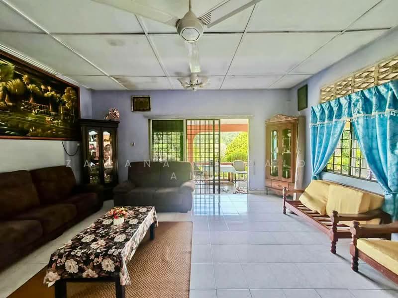 Tanah Pertanian untuk Dijual di Kampung Kemensah (Ulu Kelang) - Zawana BT Zaidi Ana - Living Room - PropertyGuru.com.my