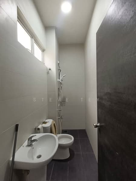 Semi-Detached House for Sale in Bukit Indah (Iskandar Puteri (Nusajaya)) - Steve Tey - Bathroom - PropertyGuru.com.my