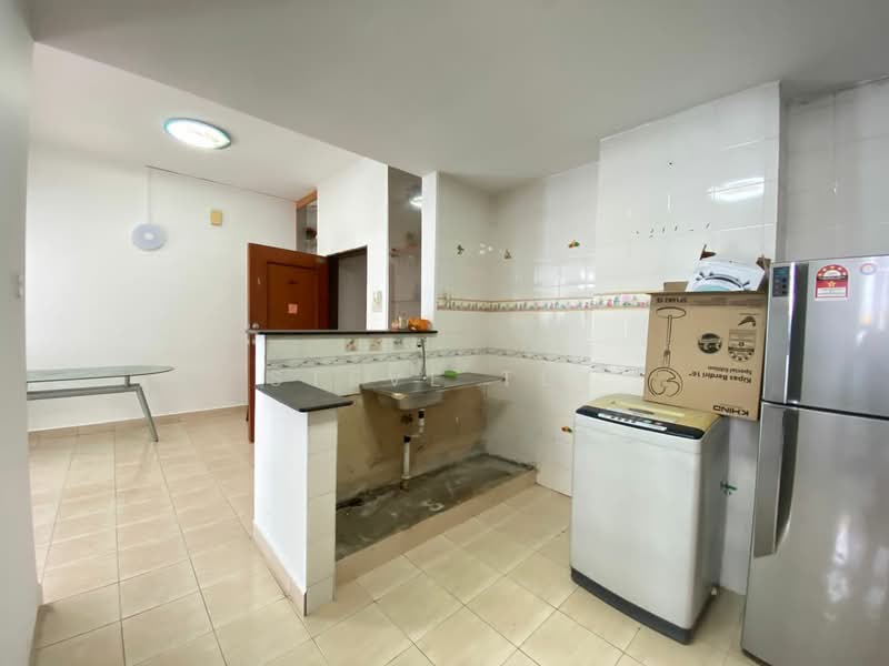 Condominium for Sale at Aster Court - Steve Tey - Kitchen - PropertyGuru.com.my