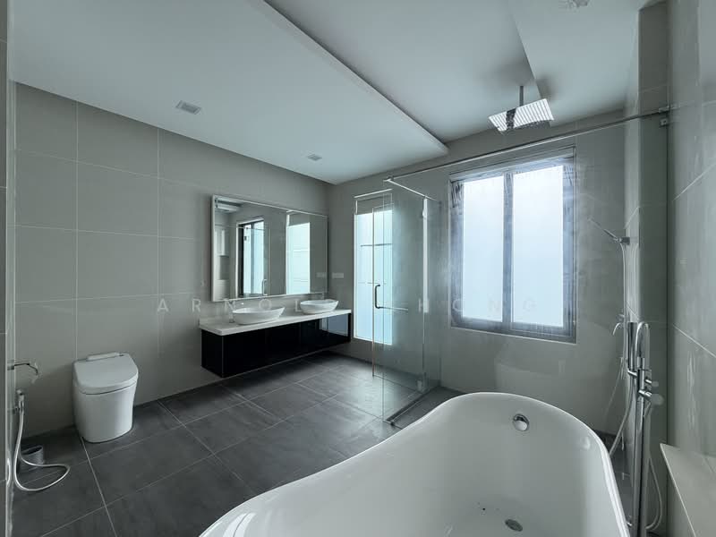 Bungalow House untuk Dijual di Saujana (Selangor) - Arnold Khong - Bathroom - PropertyGuru.com.my
