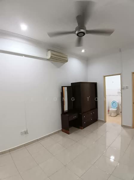 Rumah Teres 1 Tingkat untuk Disewa di Taman Setia Indah (Tebrau) - Ee Fong Toh - Bathroom - PropertyGuru.com.my