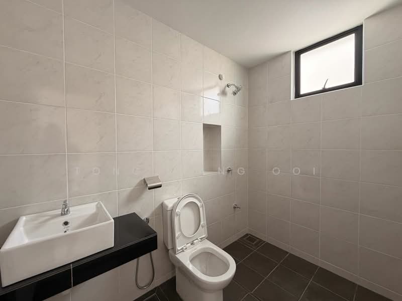 Rumah Teres 2 Tingkat untuk Disewa di Bandar Cassia (Batu Kawan) - Tong Liang Ooi - Bathroom - PropertyGuru.com.my