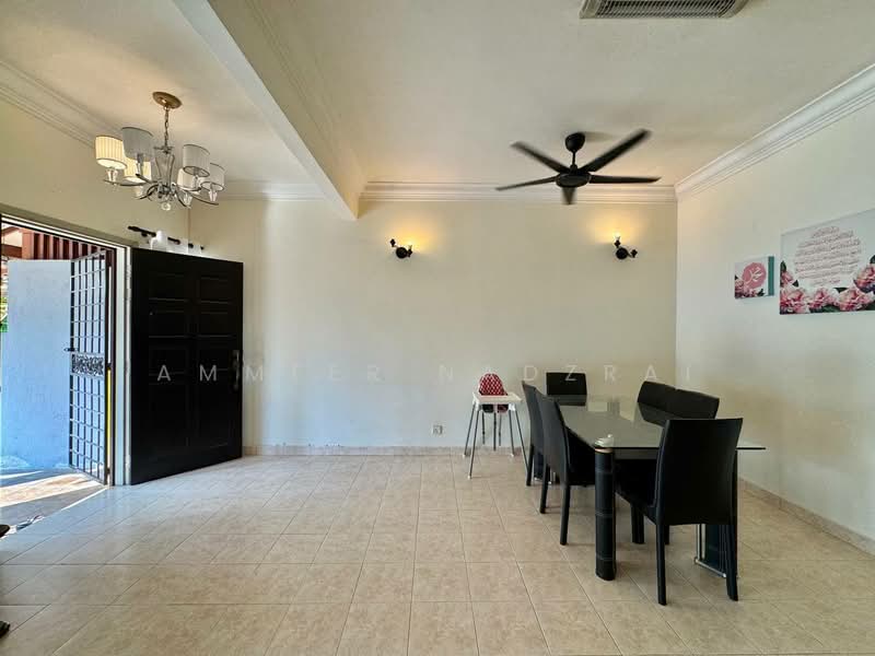 2-storey Terraced House for Sale in Bukit Jelutong (Shah Alam) - Ammeer Nadzrai - Dining Room - PropertyGuru.com.my