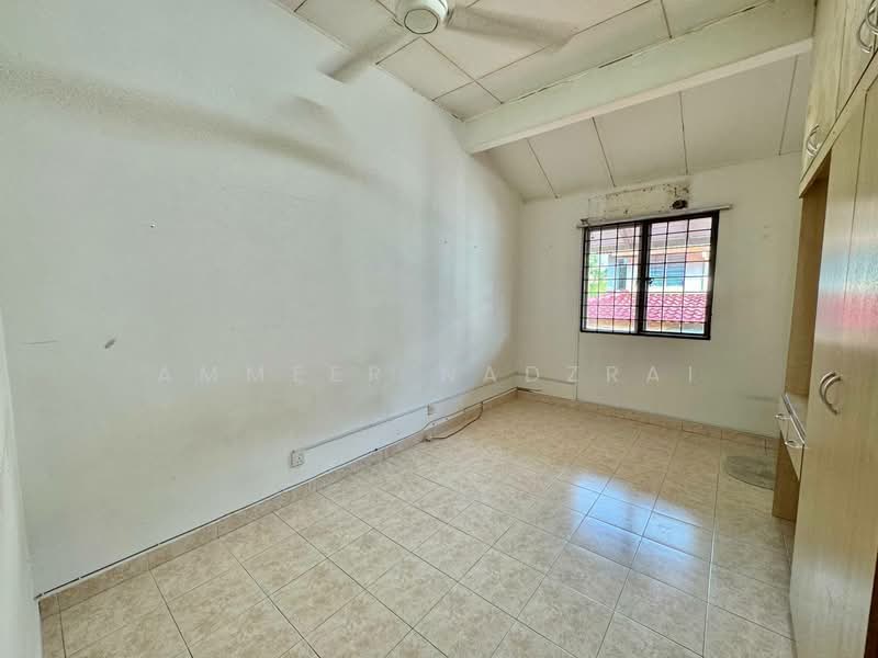 2-storey Terraced House for Sale in Bukit Jelutong (Shah Alam) - Ammeer Nadzrai - Bedroom - PropertyGuru.com.my