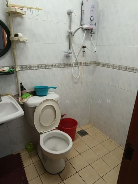 2-storey Terraced House for Sale in Taman Puncak Jalil (Seri Kembangan) - Vincent Tan - Bathroom - PropertyGuru.com.my