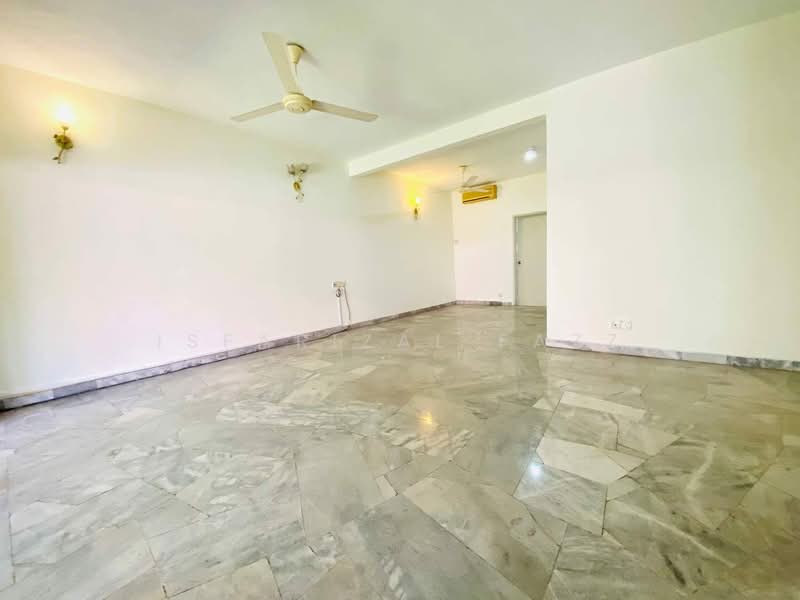 2-storey Terraced House for Sale in Petaling Jaya (Selangor) - Isfarizal fazz - Living Room - PropertyGuru.com.my