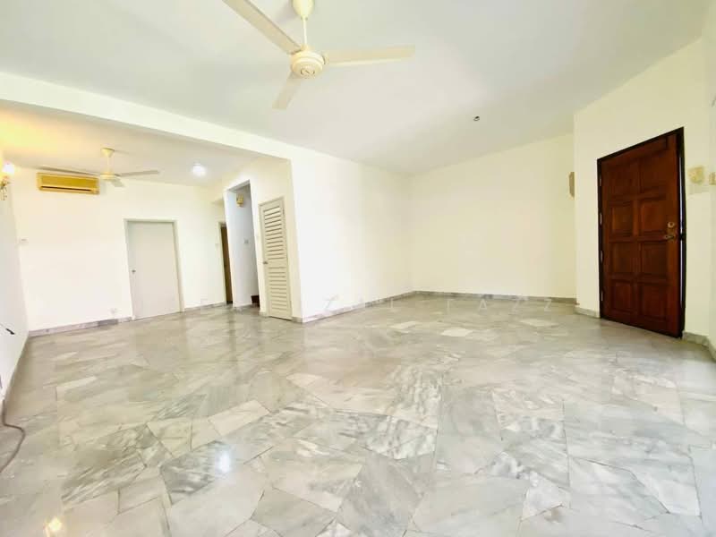 2-storey Terraced House for Sale in Petaling Jaya (Selangor) - Isfarizal fazz - Living Room - PropertyGuru.com.my