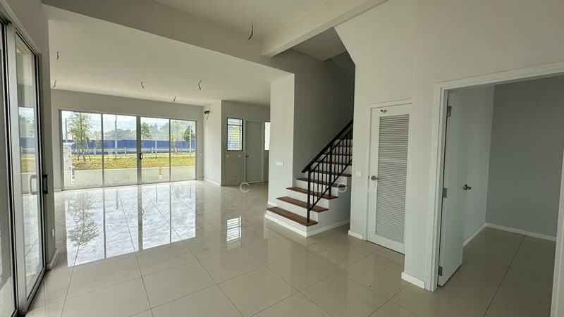 2-storey Terraced House for Sale in Tamansari (Rawang) - Alice Low - Living Room - PropertyGuru.com.my