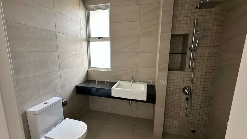 2-storey Terraced House for Sale in Tamansari (Rawang) - Alice Low - Bathroom - PropertyGuru.com.my