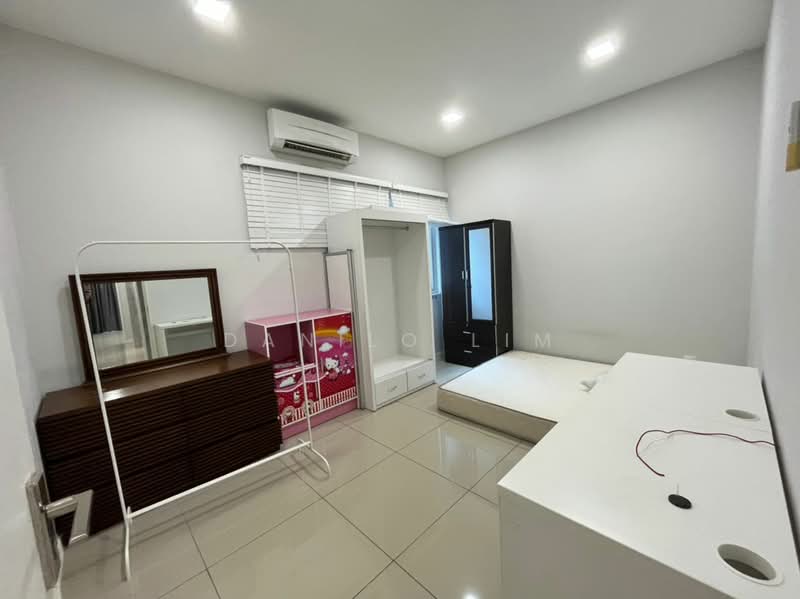 4-storey Terraced House for Sale in Batu 9 (Cheras) - Danilo Lim - PropertyGuru.com.my