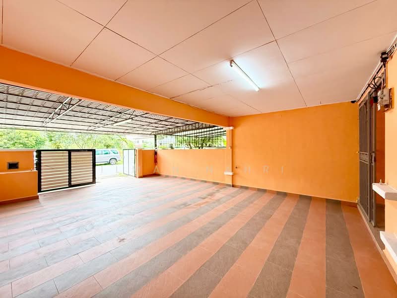 Rumah Teres 2 Tingkat untuk Dijual di Taman Pelangi Semenyih (Semenyih) - Ilman Nahri - Exterior - PropertyGuru.com.my