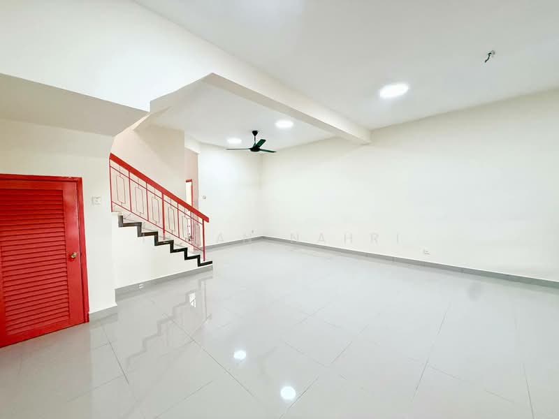 Rumah Teres 2 Tingkat untuk Dijual di Taman Pelangi Semenyih (Semenyih) - Ilman Nahri - Living Room - PropertyGuru.com.my