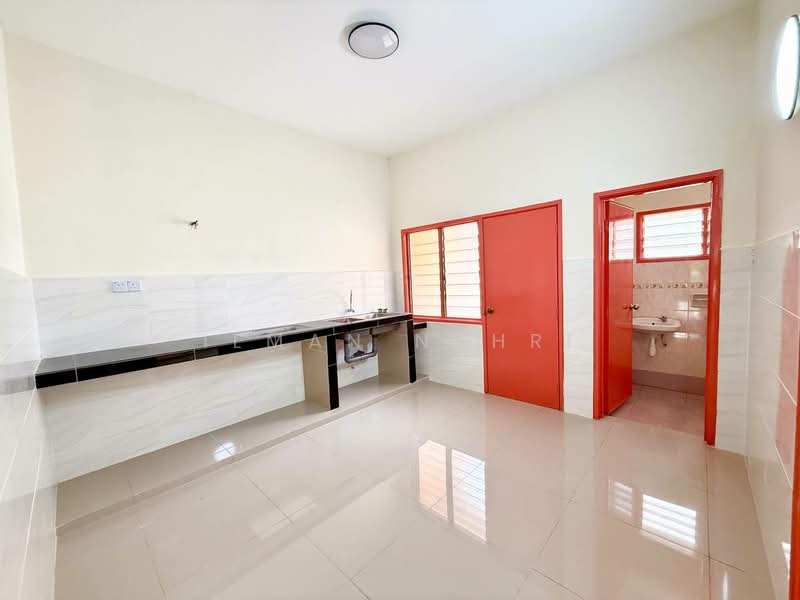 Rumah Teres 2 Tingkat untuk Dijual di Taman Pelangi Semenyih (Semenyih) - Ilman Nahri - Kitchen - PropertyGuru.com.my