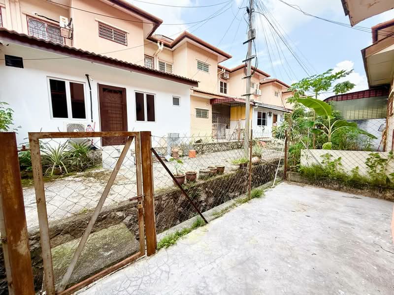 Rumah Teres 2 Tingkat untuk Dijual di Taman Pelangi Semenyih (Semenyih) - Ilman Nahri - Exterior - PropertyGuru.com.my