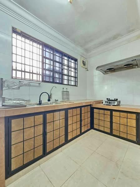 1-storey Terraced House for Sale in Taman Johor Jaya (Johor Bahru) - Kayden Voon - Kitchen - PropertyGuru.com.my