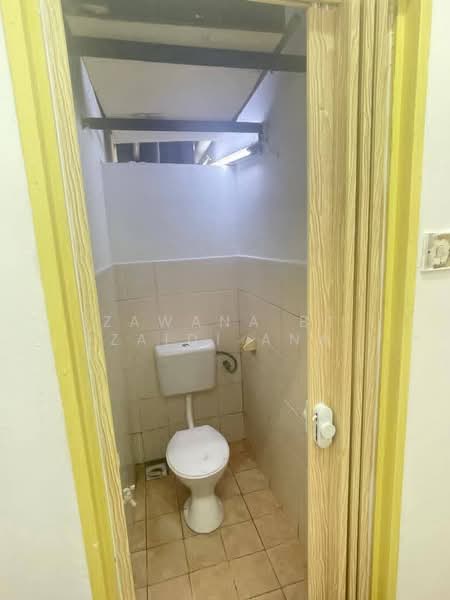 Flat for Sale at Seri Pulai - Zawana BT Zaidi Ana - Bathroom - PropertyGuru.com.my