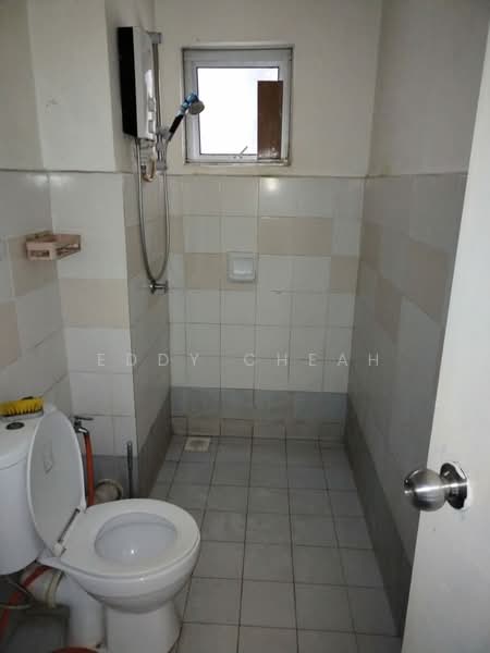 Kondominium untuk Dijual di Nusa Mewah Villa Condominium - Eddy Cheah - Bathroom - PropertyGuru.com.my