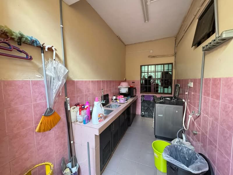 2-storey Terraced House for Sale in Bangsar (Kuala Lumpur) - Ammeer Nadzrai - Kitchen - PropertyGuru.com.my