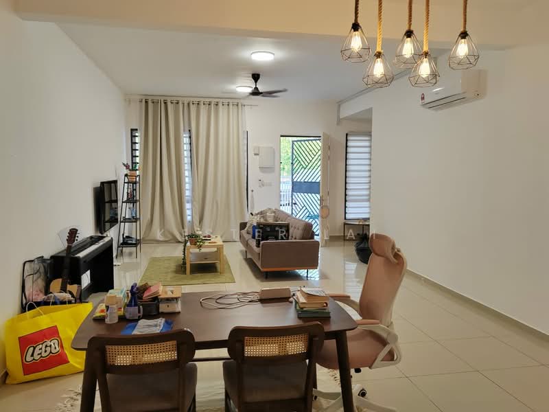 Rumah Teres 2 Tingkat untuk Disewa di Bandar Sri Sendayan (Negeri Sembilan) - Kester Lai - Living Room - PropertyGuru.com.my
