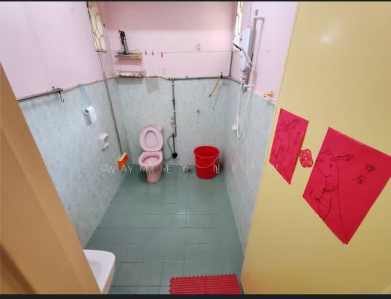 Semi-Detached House for Sale in Jalan Ipoh (Kuala Lumpur) - Wymer Liew - Bathroom - PropertyGuru.com.my