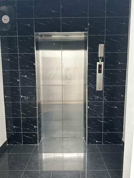 Shop / Office for Rent in Taman Desa Cemerlang (Ulu Tiram) - Michelle He - Entrance - PropertyGuru.com.my
