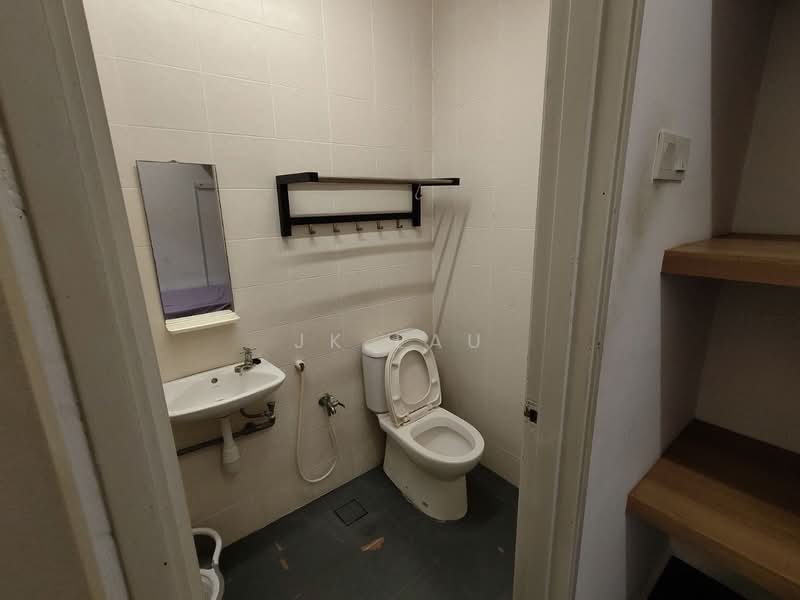 Kondominium untuk Disewa di Zefer Hill Residence - JK Lau - Bathroom - PropertyGuru.com.my